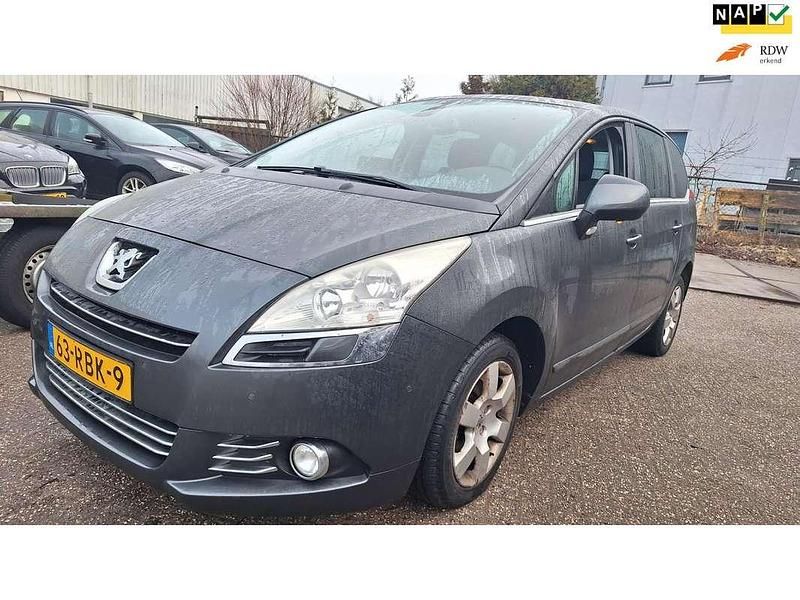 Grijs (metallic) Occasion 2011 Peugeot 5008 MPV | € 2.600 (Goede deal) - Afbeelding 1/4