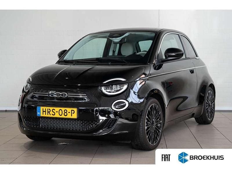 Zwart Gebruikt 2025 Fiat 500e La Prima Hatchback | € 28.450 (Duur) - Afbeelding 1/4