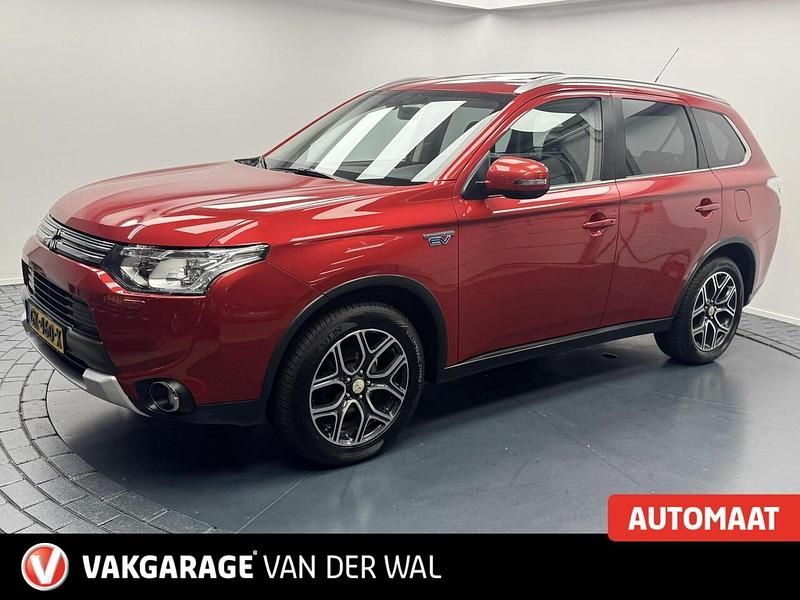 Rood Gebruikt 2015 Mitsubishi Outlander P-HEV Instyle SUV | € 10.500 (Goede deal) - Afbeelding 1/4