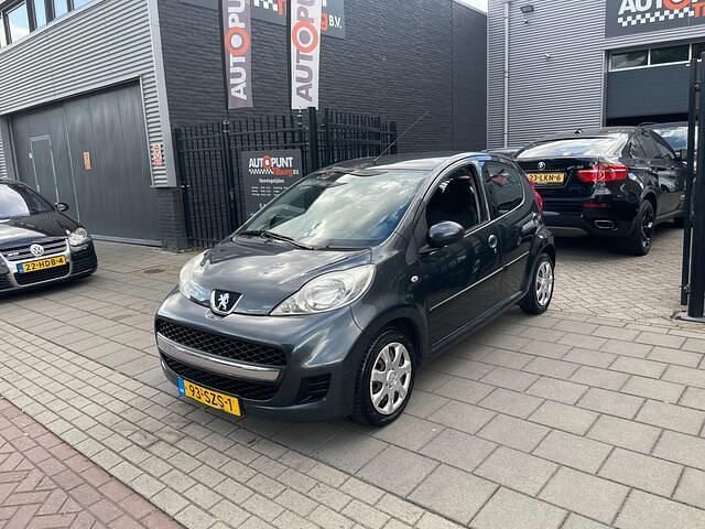 Grijs Gebruikt 2012 Peugeot 107 Hatchback | € 1.999 (Goede deal) - Afbeelding 1/4