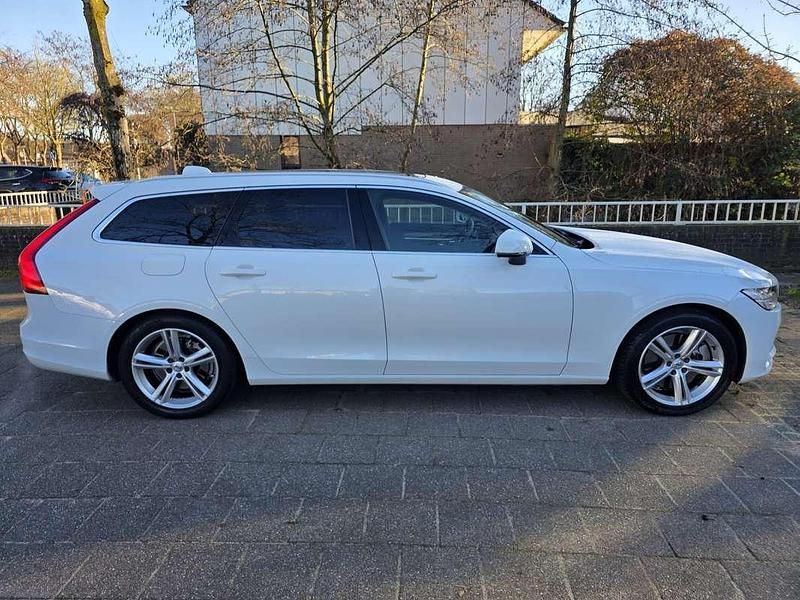 Occasion Volvo V90 Momentum 254 PK (186 kW) 2017 Wit Stationwagen