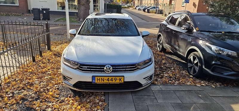 Wit Gebruikt 2016 VW Passat Highline Stationwagen | € 13.500 (Super prijs) - Afbeelding 1/4