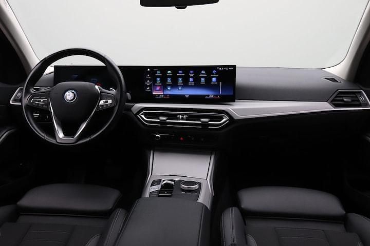 Occasion BMW 330e Executive 184 PK (135 kW) 2022 Zwart Stationwagen