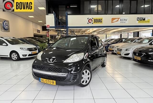 Zwart Gebruikt 2009 Peugeot 107 Hatchback | € 1.950 (Goede deal) - Afbeelding 1/4