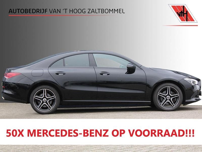 Zwart Occasion 2022 Mercedes CLA250 Premium Sedan | € 29.700 (Super prijs) - Afbeelding 1/4