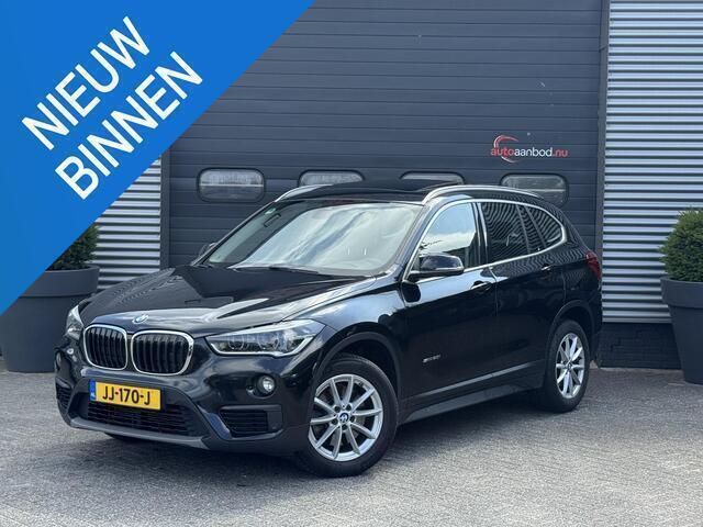 Zwart Gebruikt 2016 BMW X1 Executive SUV | € 11.900 (Iets duurder) - Afbeelding 1/4