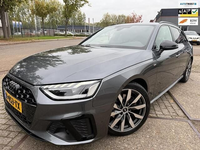 Grijs Gebruikt 2022 Audi A4 S-Line Stationwagen | € 29.740 (Eerlijke prijs) - Afbeelding 1/4