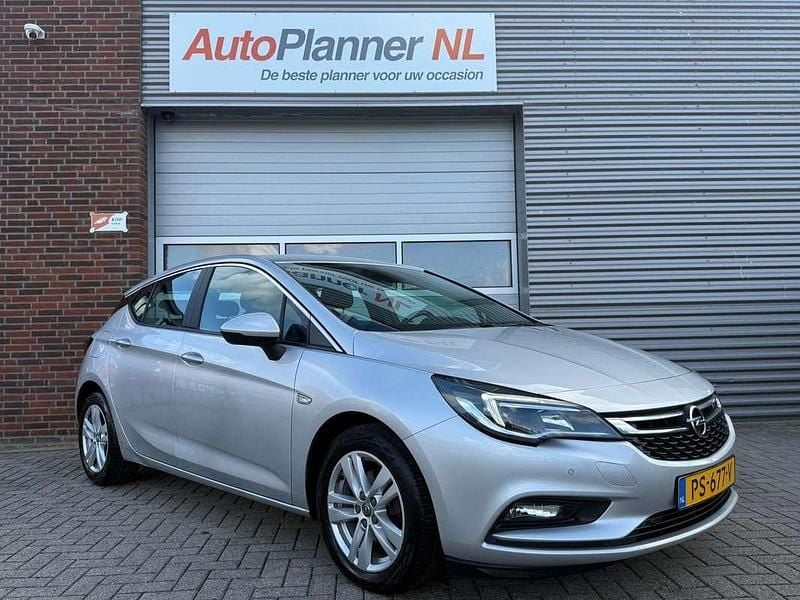 Grijs Gebruikt 2017 Opel Astra Edition Hatchback | € 9.944 (Super prijs) - Afbeelding 1/4