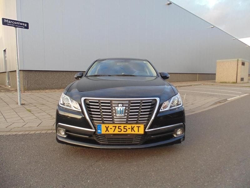 Zwart Occasion 2015 Toyota Crown Sedan | € 11.749 - Afbeelding 1/4
