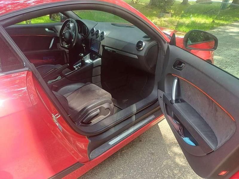 Rood Gebruikt 2006 Audi TT Coupé | € 4.490 (Goede deal) - Afbeelding 1/4