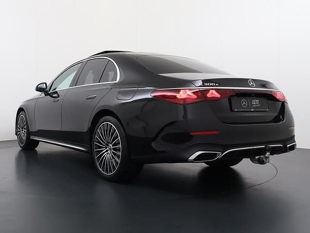Nieuw Mercedes E300 Sport Edition 313 PK (230 kW) 2025 Zwart Sedan