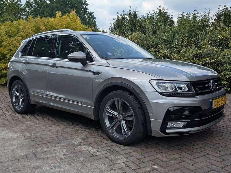 Zilver Gebruikt 2016 VW Tiguan Highline SUV | € 28.000 (Duur) - Afbeelding 1/4