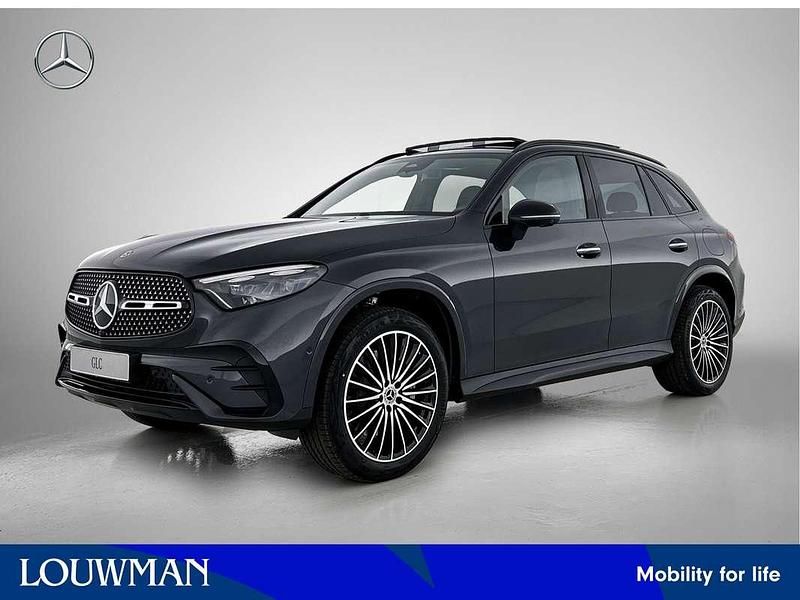 Grijs, metallic lak Nieuw 2025 Mercedes GLC300 Sport Edition SUV | € 81.016 (Goede deal) - Afbeelding 1/4