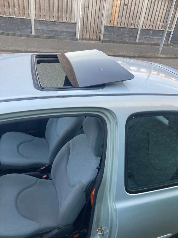 Groen Gebruikt 2001 Nissan Micra Hatchback | € 1.900 (Eerlijke prijs) - Afbeelding 1/4