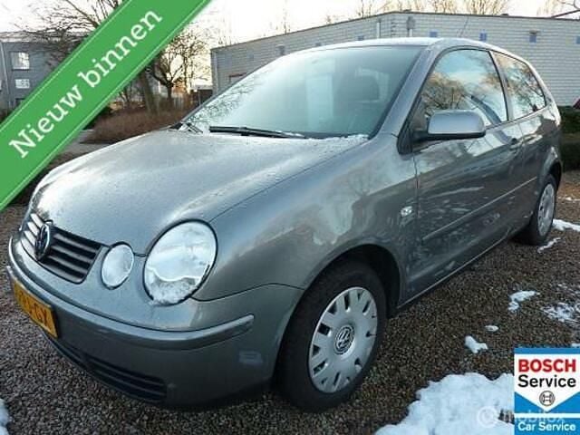 Grijs Gebruikt 2004 VW Polo Comfortline Hatchback | € 2.845 (Eerlijke prijs) - Afbeelding 1/4