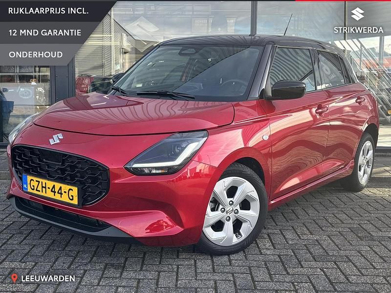 Rood Occasion 2025 Suzuki Swift Hatchback | € 21.400 (Eerlijke prijs) - Afbeelding 1/4