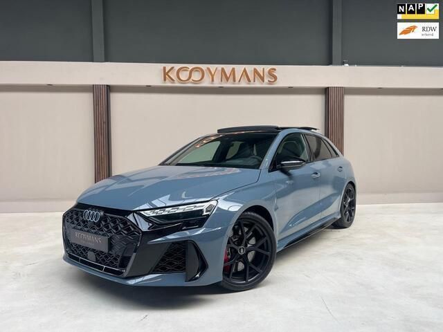 Grijs Nieuw 2025 Audi RS3 Comfort Hatchback | € 95.495 - Afbeelding 1/4