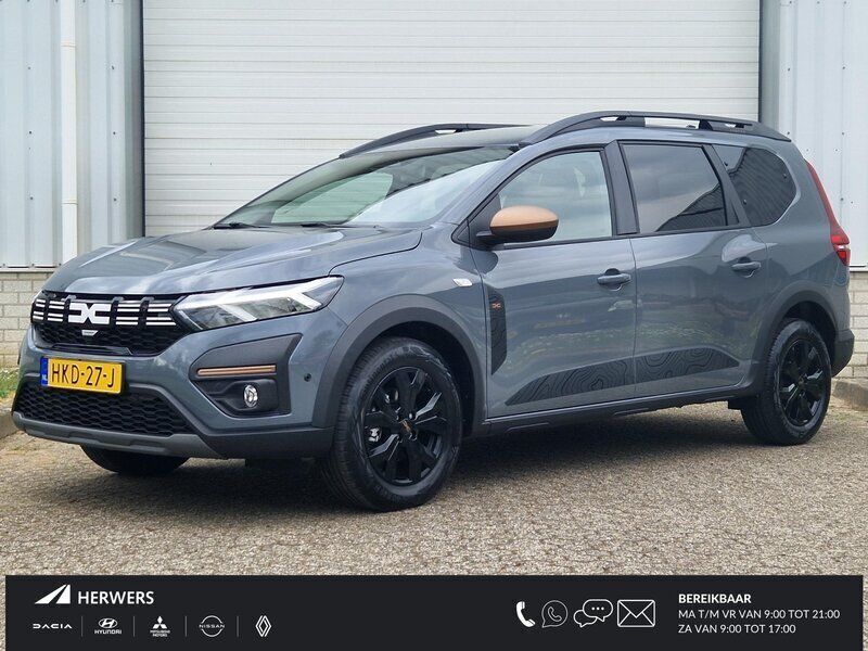 Grijs Gebruikt 2025 Dacia Jogger Extreme MPV | € 33.985 (Duur) - Afbeelding 1/4
