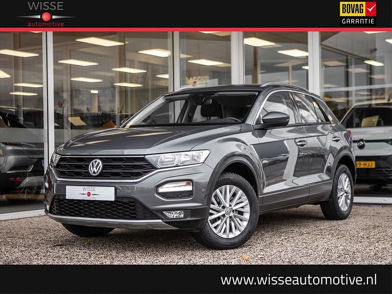 Grijs Gebruikt 2018 VW T-Roc Style SUV | € 17.945 (Eerlijke prijs) - Afbeelding 1/4