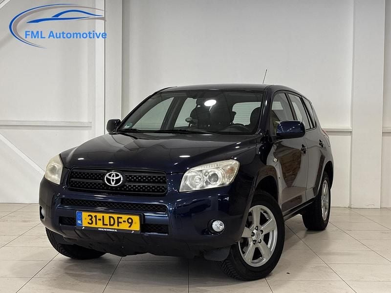 Blauw, metallic lak Gebruikt 2006 Toyota RAV4 Sol SUV | € 7.000 (Goede deal) - Afbeelding 1/4