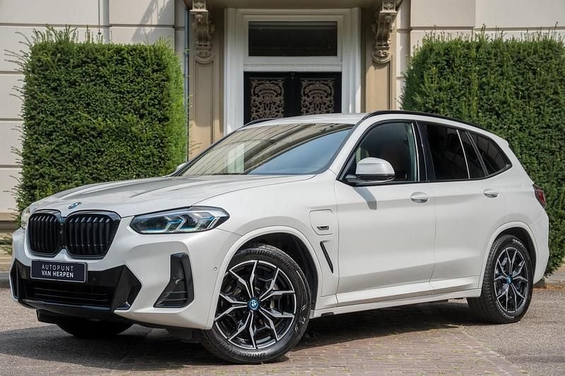 Wit Gebruikt 2022 BMW X3 M Sport SUV | € 48.940 (Eerlijke prijs) - Afbeelding 1/4