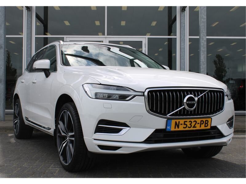 Wit Gebruikt 2018 Volvo XC60 Inscription SUV | € 29.900 (Eerlijke prijs) - Afbeelding 1/4