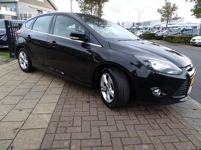Occasion Ford Focus Trend 125 PK (91 kW) 2012 Zwart Hatchback