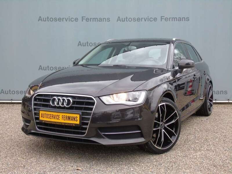 Bruin, metallic lak Gebruikt 2013 Audi A3 Sportback Hatchback | € 13.950 (Duur) - Afbeelding 1/4