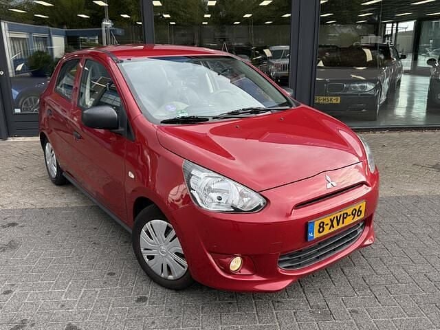 Rood Gebruikt 2014 Mitsubishi Space Star Inform Hatchback | € 3.999 (Goede deal) - Afbeelding 1/4