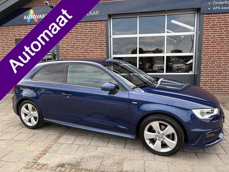 Blauw, metallic lak Gebruikt 2015 Audi A3 Ambition Hatchback | € 14.650 (Eerlijke prijs) - Afbeelding 1/4