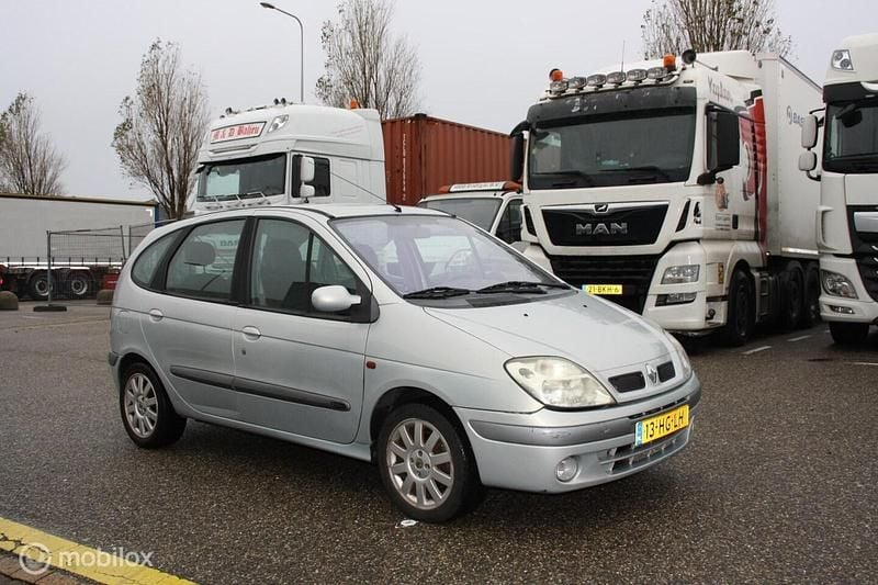 Grijs Gebruikt 2001 Renault Scénic MPV | € 1.450 (Eerlijke prijs) - Afbeelding 1/4