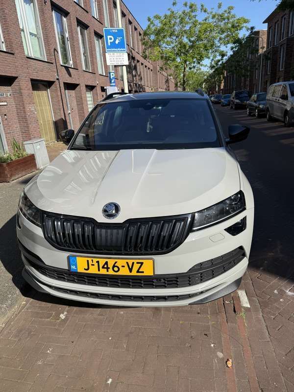 Grijs Gebruikt 2020 Skoda Karoq Business Line SUV | € 24.000 (Eerlijke prijs) - Afbeelding 1/4