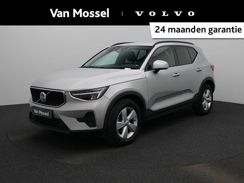 Grijs Gebruikt 2023 Volvo XC40 Momentum SUV | € 31.740 (Goede deal) - Afbeelding 1/4
