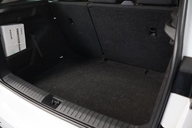 Wit Gebruikt 2025 Skoda Kamiq Sport SUV | € 30.882 - Afbeelding 1/4