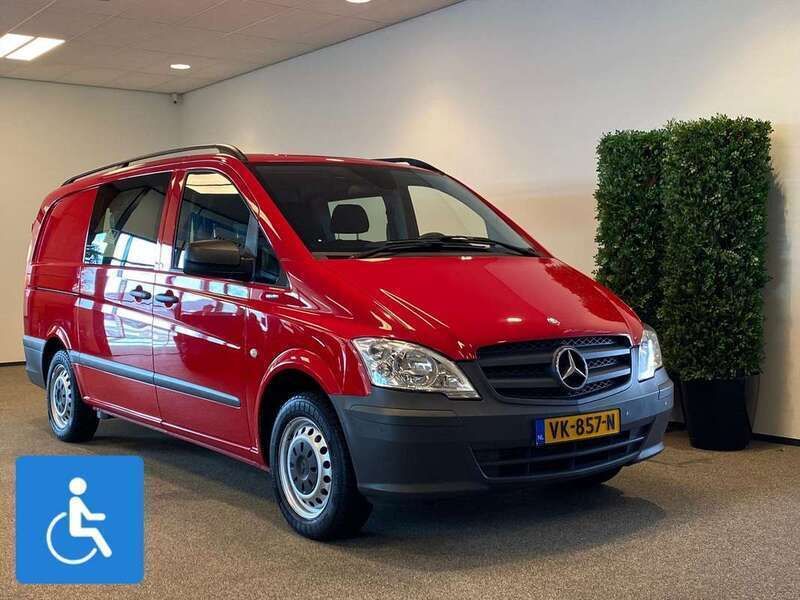 Rood Gebruikt 2014 Mercedes Vito MPV | € 26.950 - Afbeelding 1/3