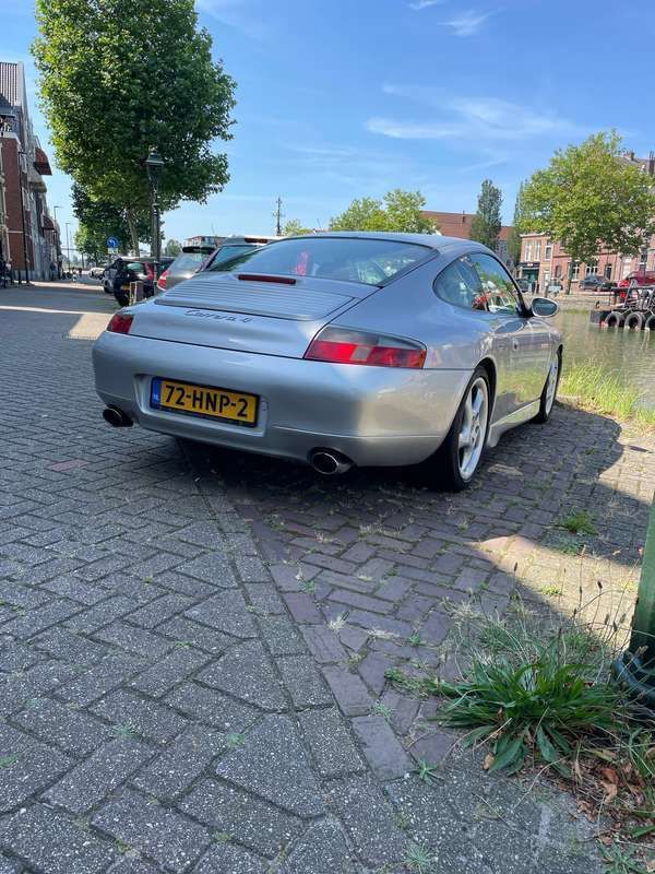 Grijs Gebruikt 1999 Porsche 911 Carrera 4 Coupé | € 26.996 (Goede deal) - Afbeelding 1/4