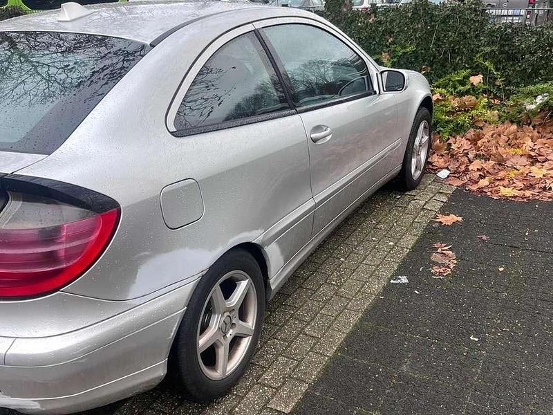 Occasion Mercedes CLK200 129 PK (94 kW) 2001 Zilver Coupé