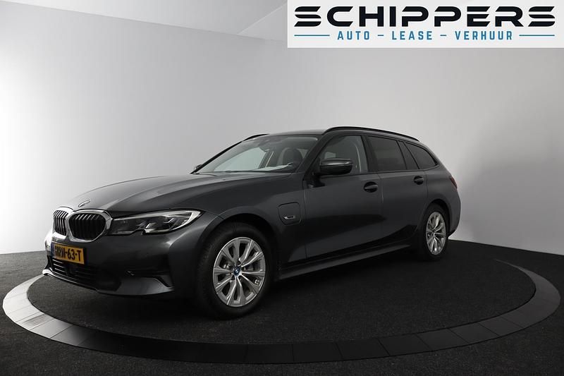 Grijs Gebruikt 2022 BMW 320e Stationwagen | € 26.900 (Super prijs) - Afbeelding 1/4
