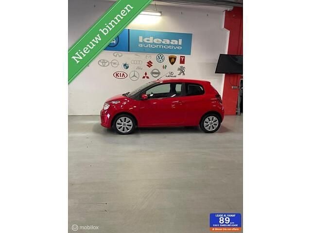 Rood Occasion 2015 Citroën C1 PureTech Hatchback | € 5.400 (Eerlijke prijs) - Afbeelding 1/4