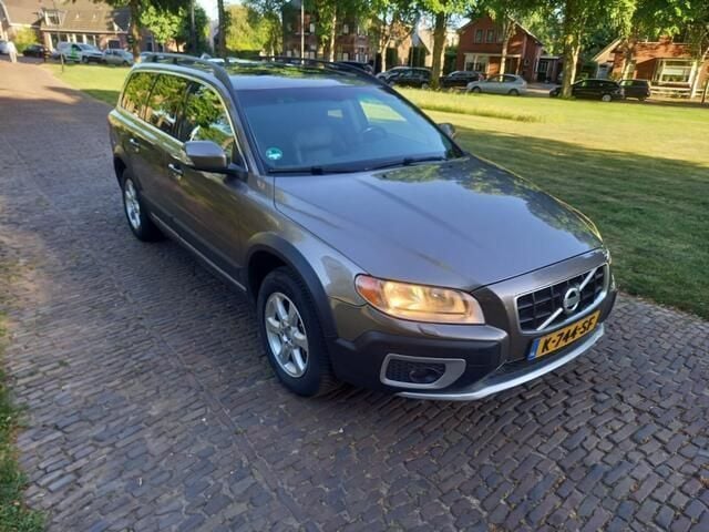 Bruin Gebruikt 2010 Volvo XC70 Summum SUV | € 12.950 (Goede deal) - Afbeelding 1/4