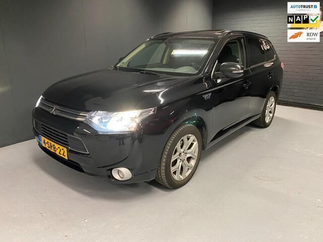 Zwart Gebruikt 2013 Mitsubishi Outlander Instyle SUV | € 11.999 (Eerlijke prijs) - Afbeelding 1/4