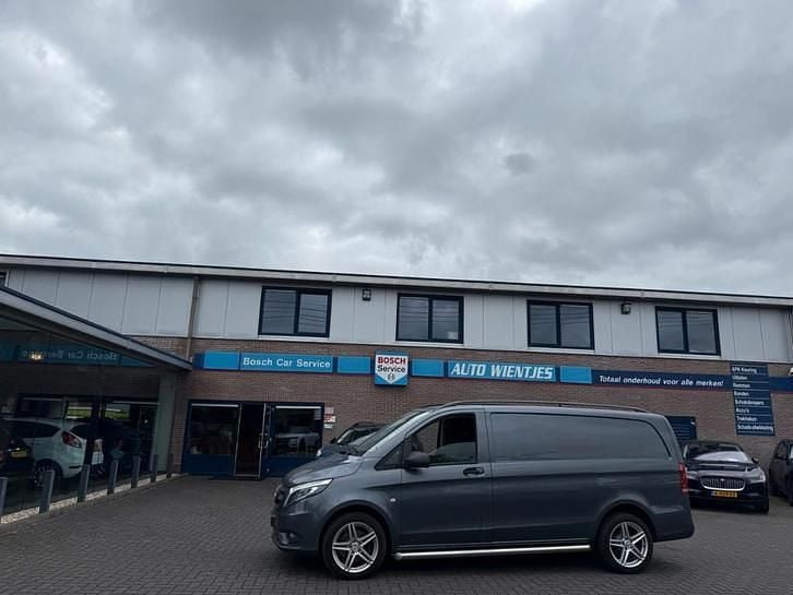 Grijs Gebruikt 2015 Mercedes Vito Ambition Sedan | € 14.950 (Eerlijke prijs) - Afbeelding 1/4