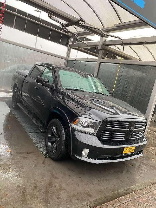 Zwart Gebruikt 2015 Dodge Ram Pickup | € 29.999 (Eerlijke prijs) - Afbeelding 1/4