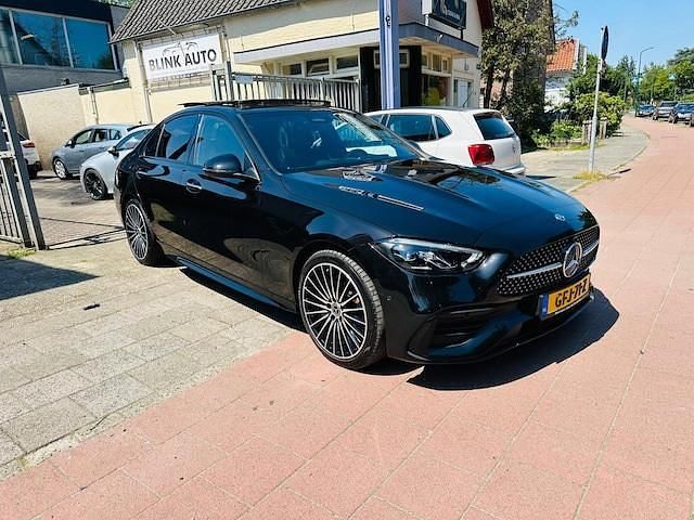 Occasion Mercedes C220 AMG line 2022 Zwart (metallic) Sedan