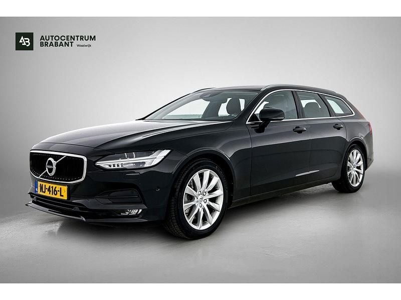 Zwart Occasion 2017 Volvo V90 Momentum Stationwagen | € 23.995 (Goede deal) - Afbeelding 1/3