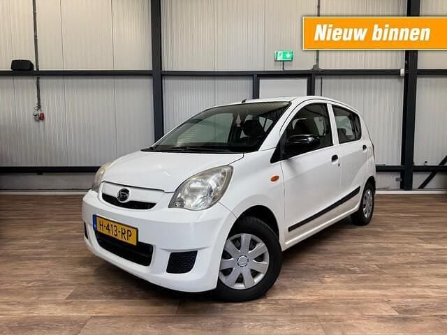 Wit Occasion 2009 Daihatsu Cuore Hatchback | € 1.990 (Eerlijke prijs) - Afbeelding 1/4