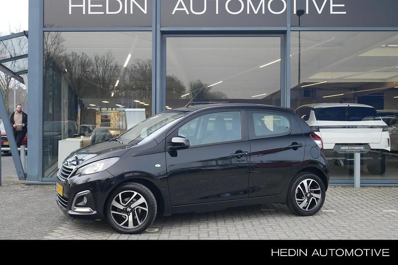 Zwart Occasion 2020 Peugeot 108 Allure Hatchback | € 10.945 (Iets duurder) - Afbeelding 1/3