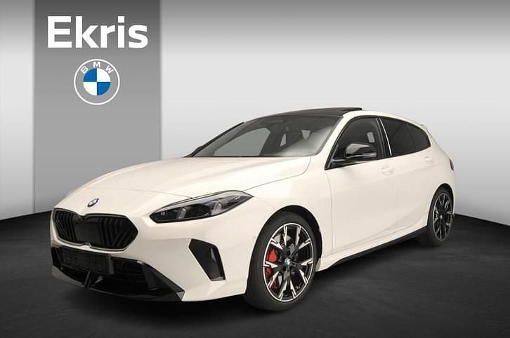 Nieuw 2025 BMW 120 M Sport Hatchback | € 59.860 (Super prijs) - Afbeelding 1/4