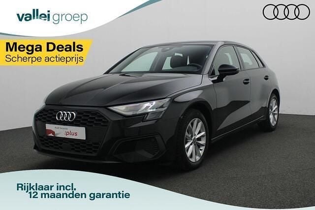 Zwart, metallic lak Gebruikt 2022 Audi A3 Sportback Proline Hatchback | € 21.400 (Goede deal) - Afbeelding 1/4