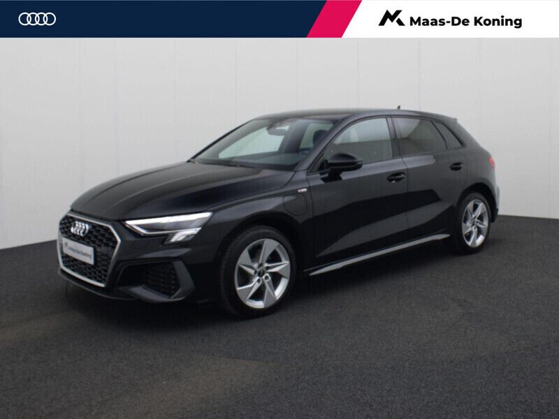 Zwart Gebruikt 2022 Audi A3 Sportback e-tron S-Line Sedan | € 30.880 (Super prijs) - Afbeelding 1/4